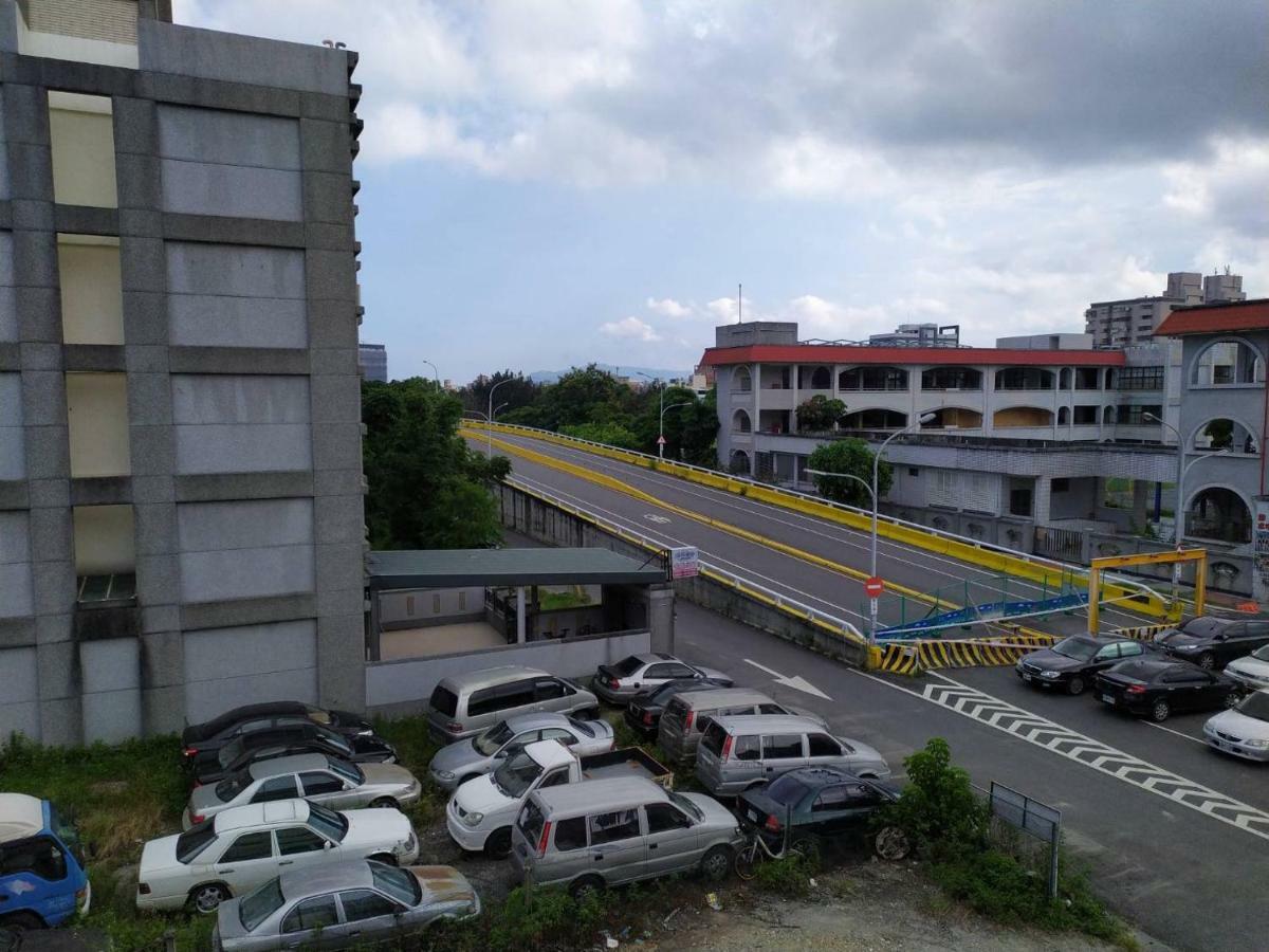 玖拾捌民宿-98Bnb Kota Hualien Bagian luar foto